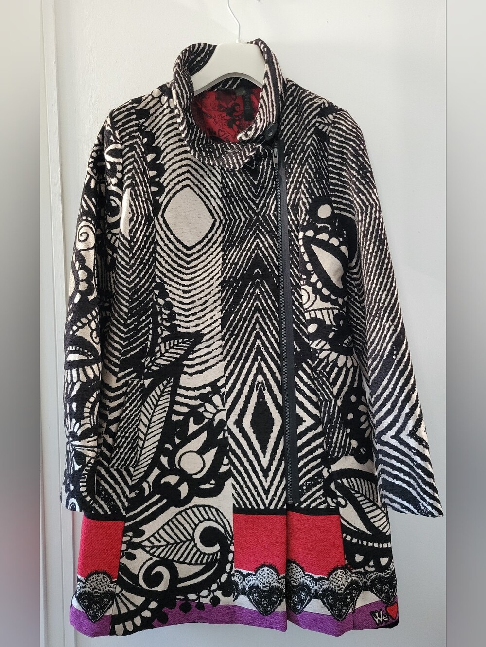 Desigual Black & White Abstract Geometric Asymmetrical Zip Coat - Size 40